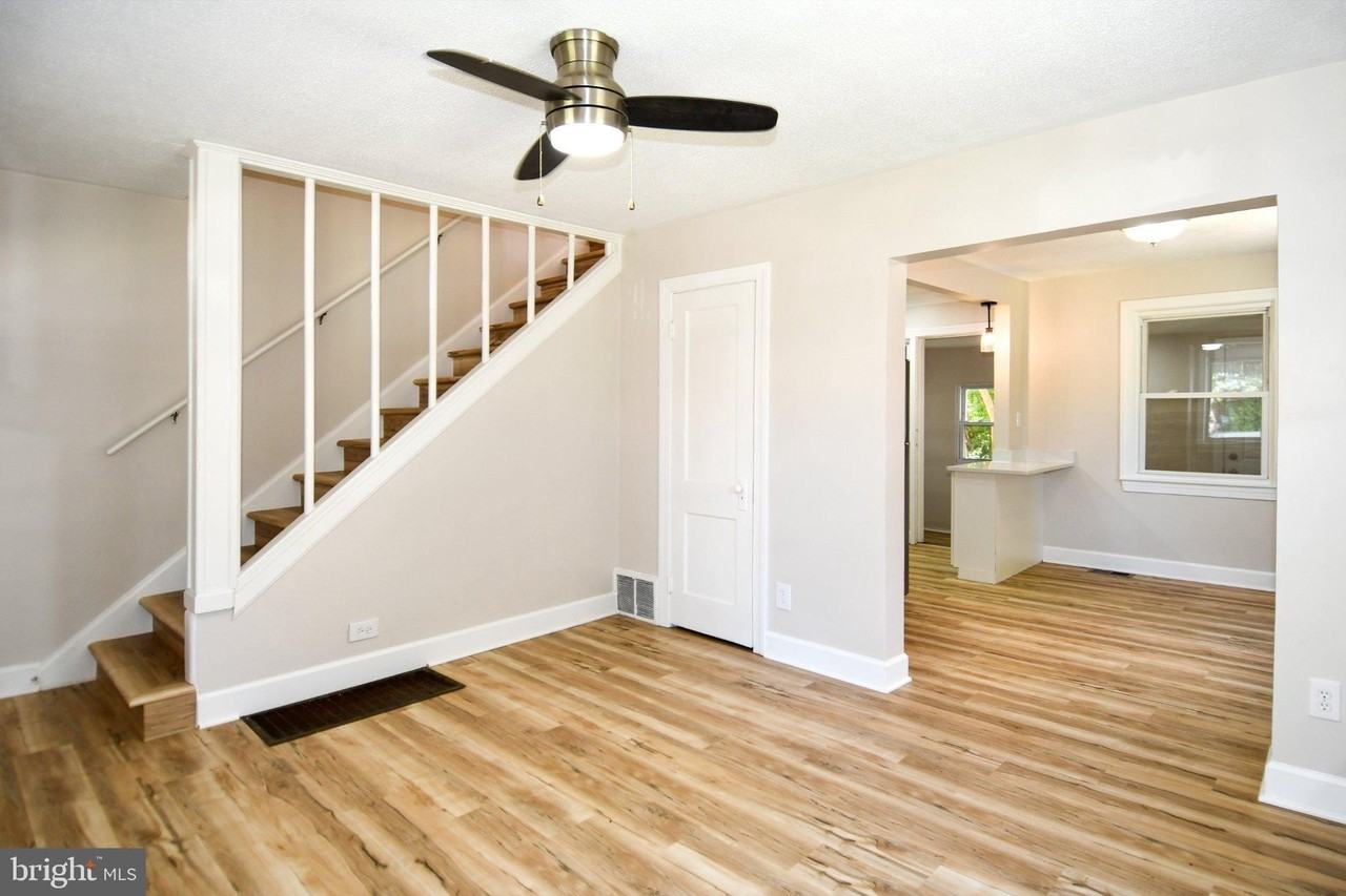 2124 S Oxford St - Photo 4 of 31