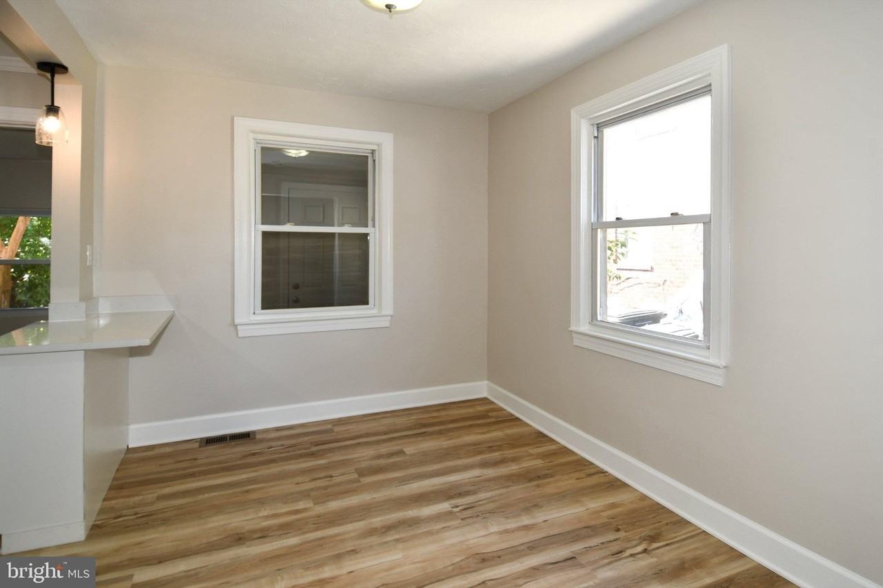 2124 S Oxford St - Photo 5 of 31