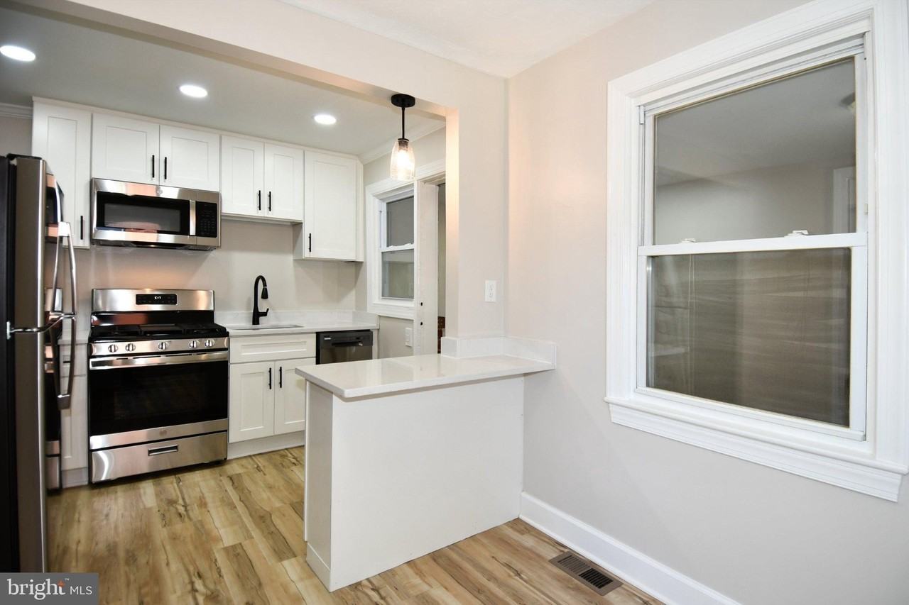 2124 S Oxford St - Photo 6 of 31