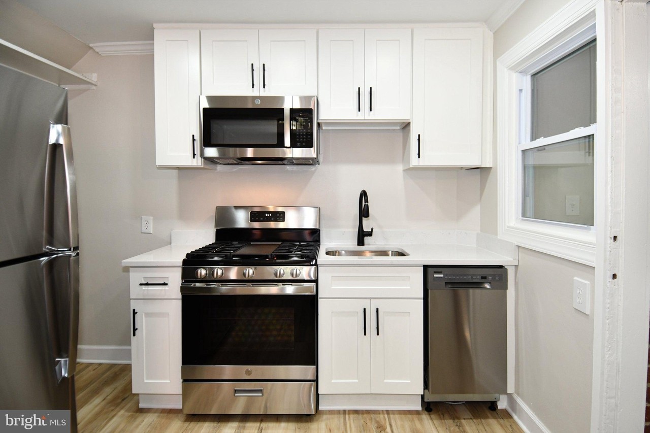 2124 S Oxford St - Photo 6 of 41