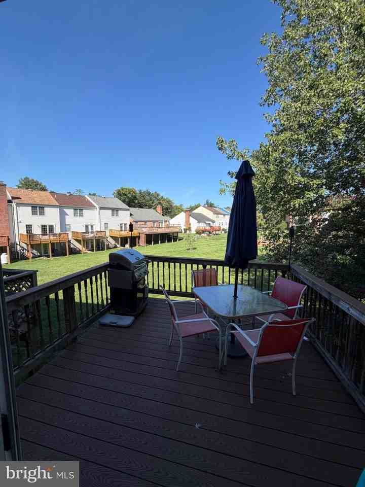 265 Fairfield Dr - Photo 3 of 5