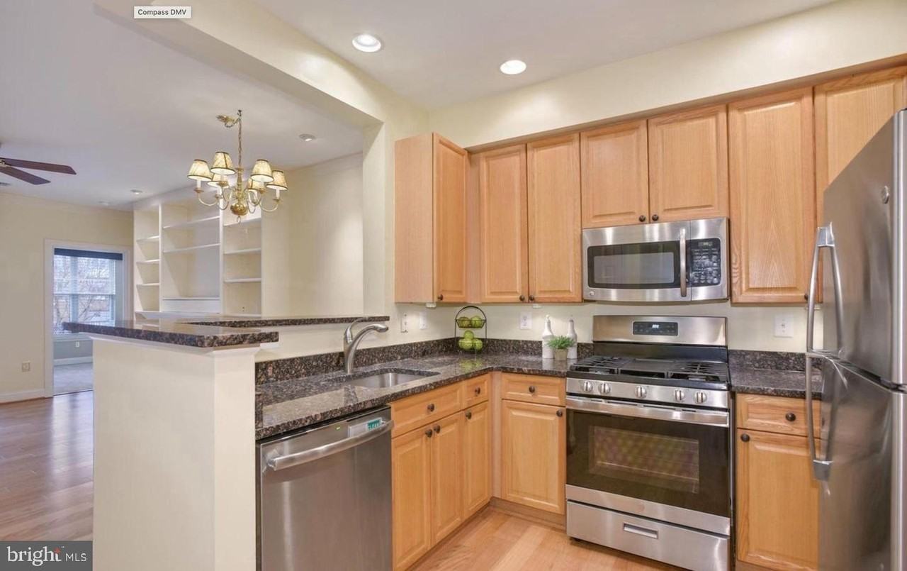 1860 Stratford Park Pl #201 - Photo 6 of 45