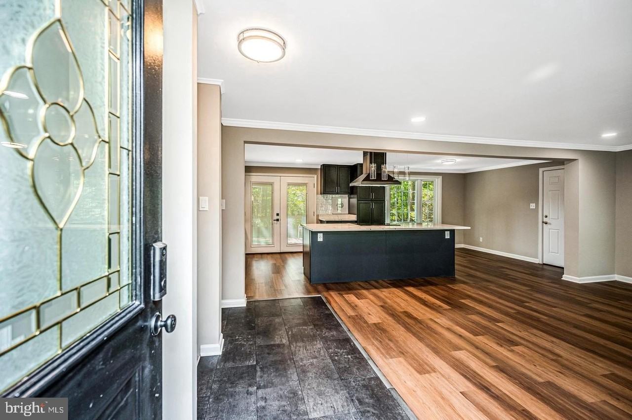 115 Washington St - Photo 5 of 50