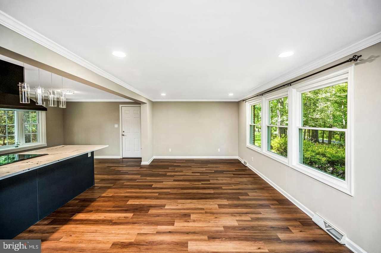 115 Washington St - Photo 6 of 50
