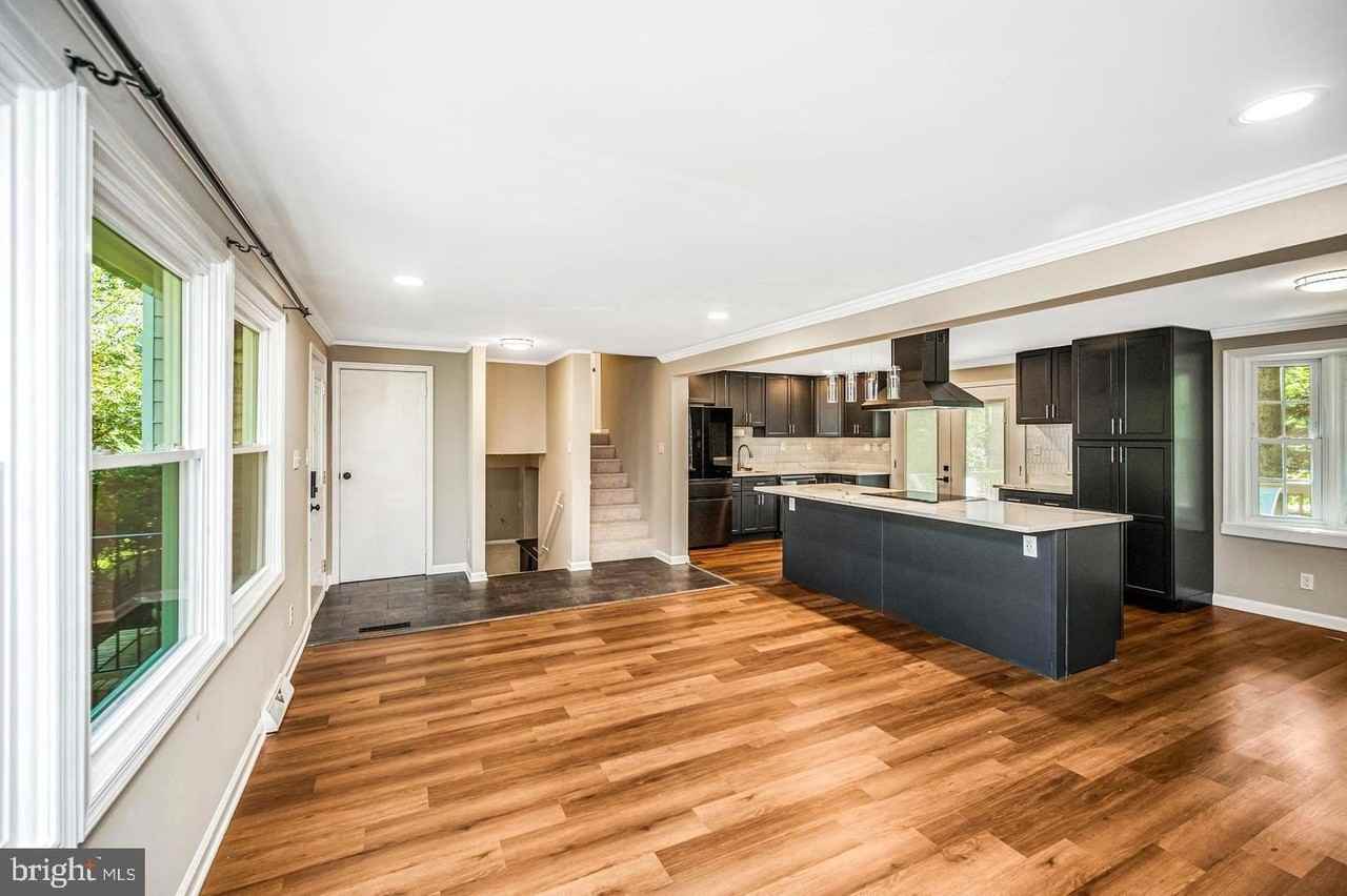 115 Washington St - Photo 7 of 50