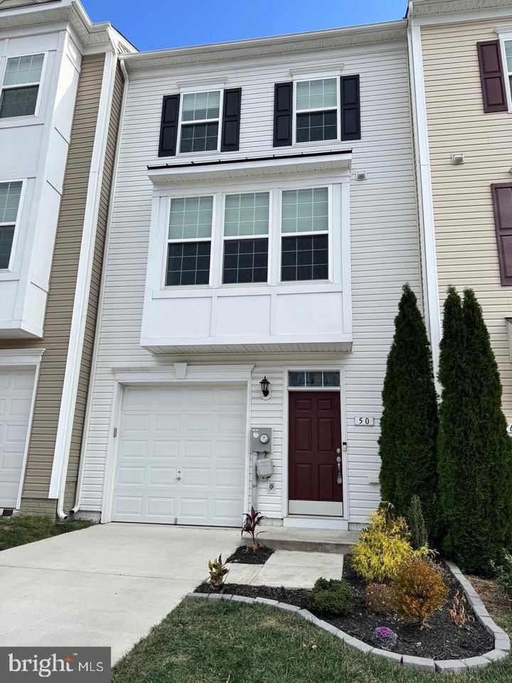 50 Landis Ct - Photo 2 of 29