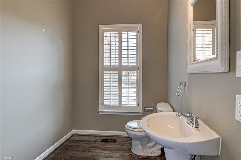 5 Crab Tree Ct - Photo 4 of 36