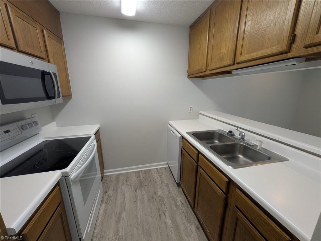 4021 Whirlaway Ct #E - Photo 7 of 17