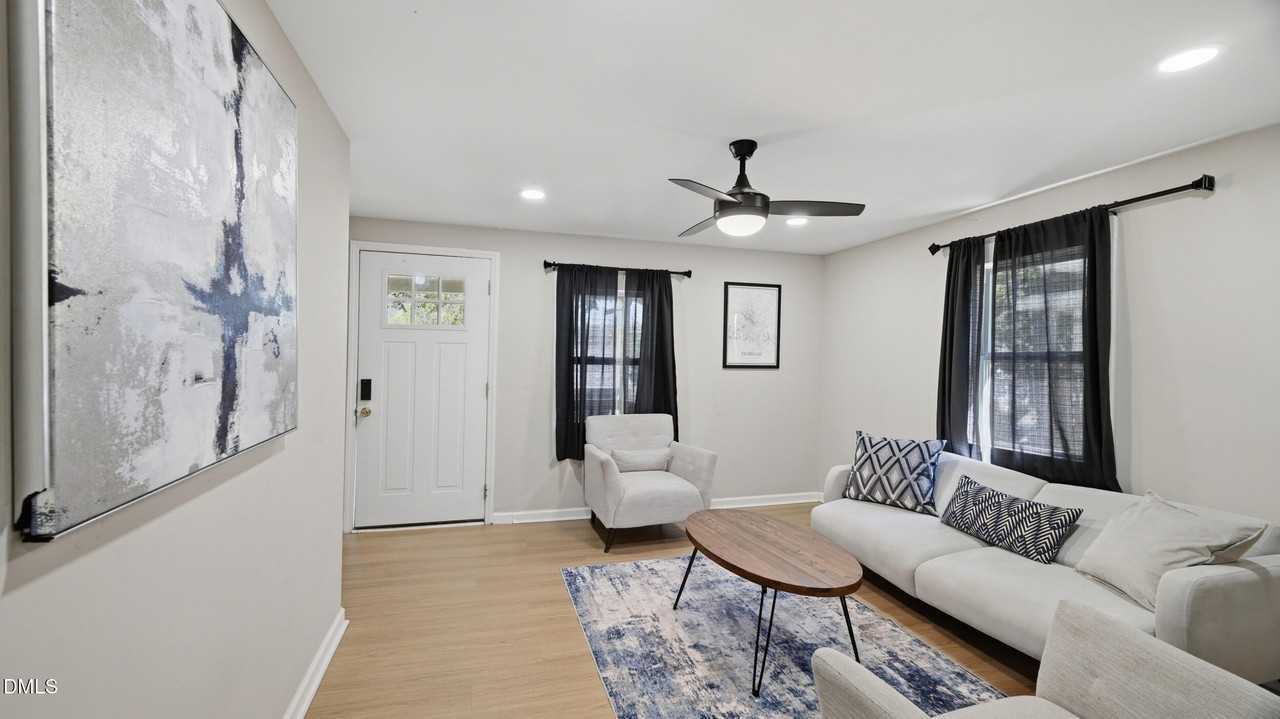 1208 Drew St - Photo 2 of 25