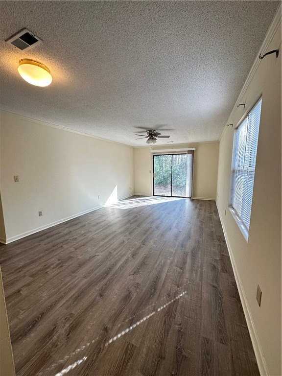 606 N Pointe Crk - Photo 2 of 9