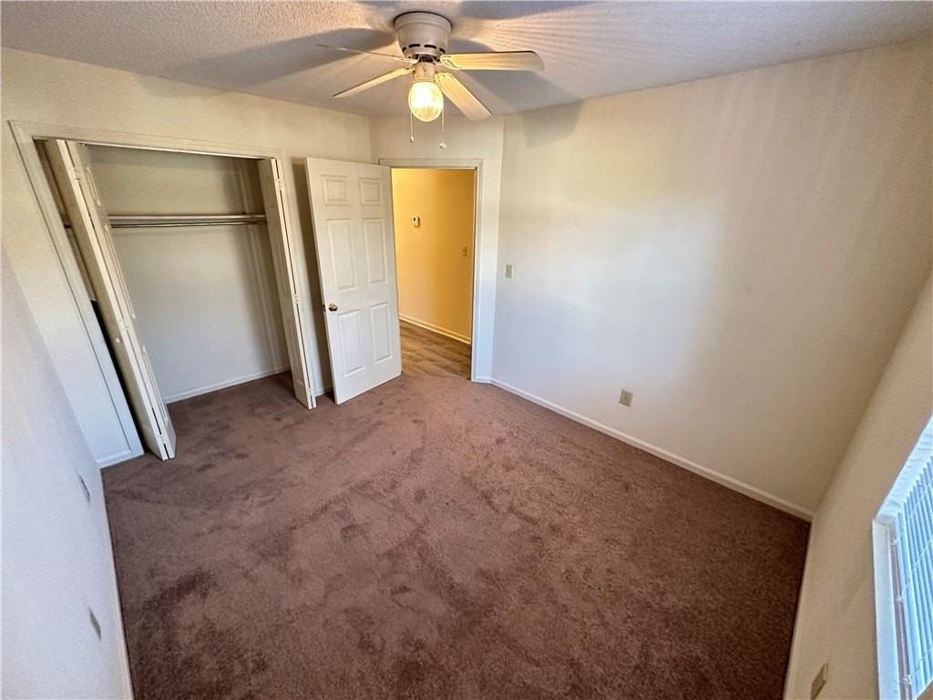 606 N Pointe Crk - Photo 5 of 9