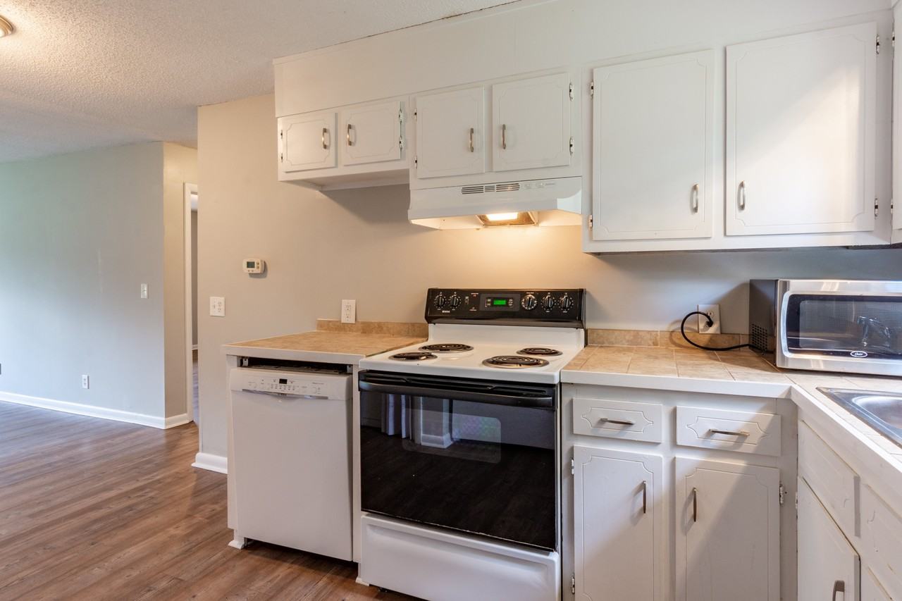 8810 Springfield Rd #B - Photo 3 of 20
