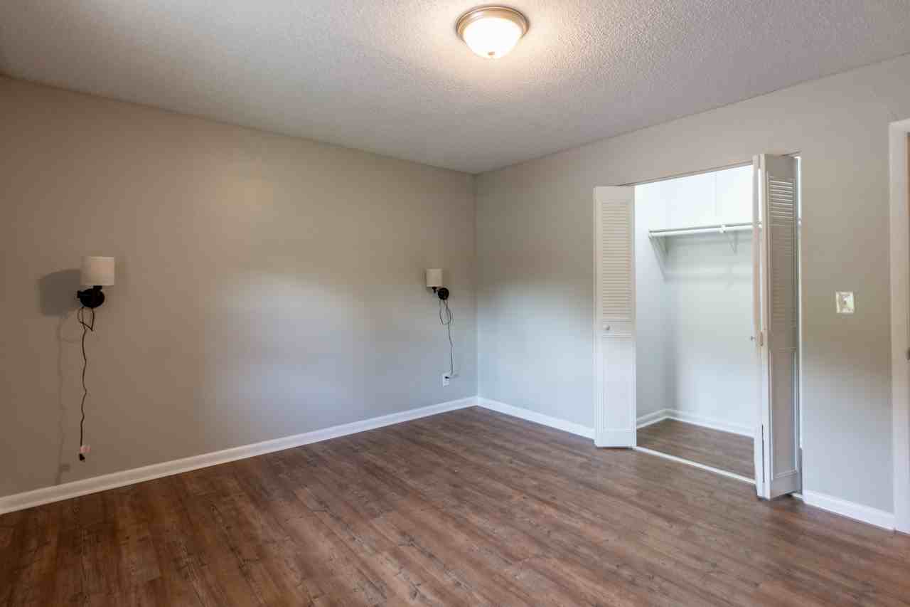 8810 Springfield Rd #B - Photo 5 of 20