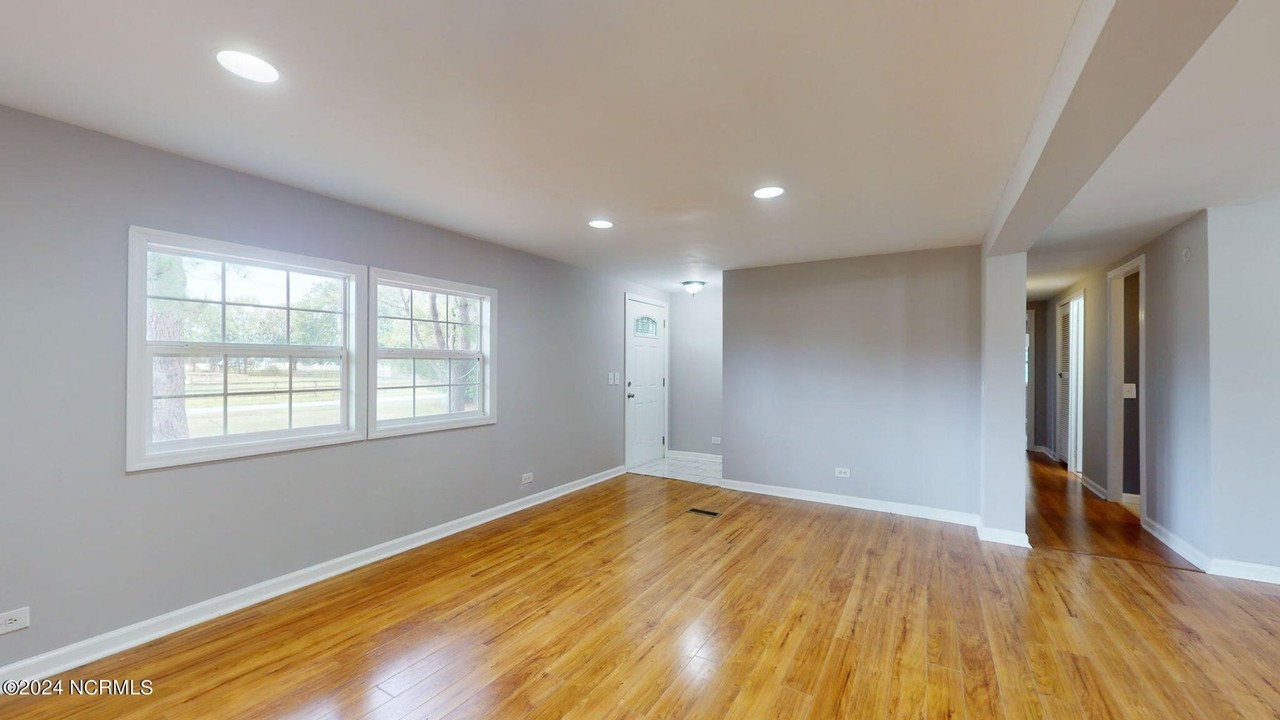 741 Cindas Ln #1 - Photo 3 of 15