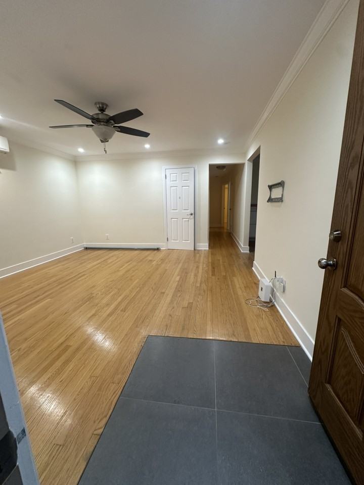 229 Bancroft Ave - Photo 2 of 11