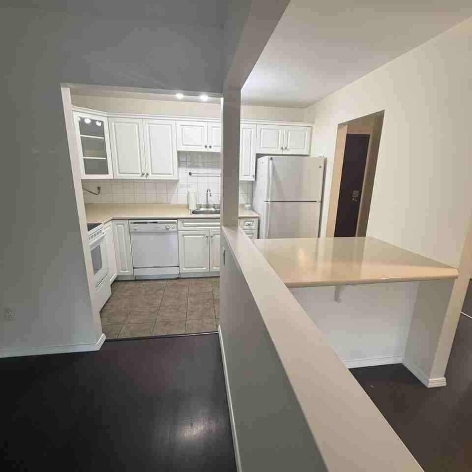 601 North Road #211 - Photo 3 of 17