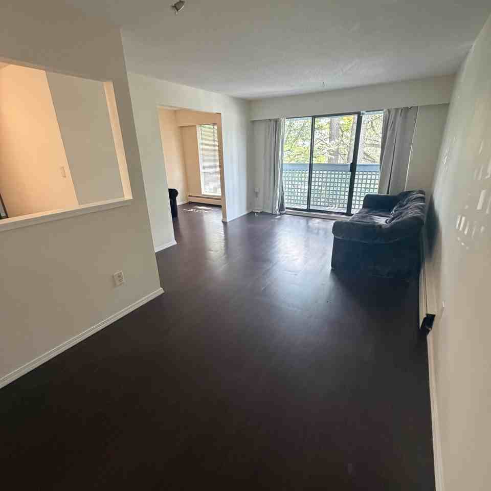 601 North Road #211 - Photo 4 of 17