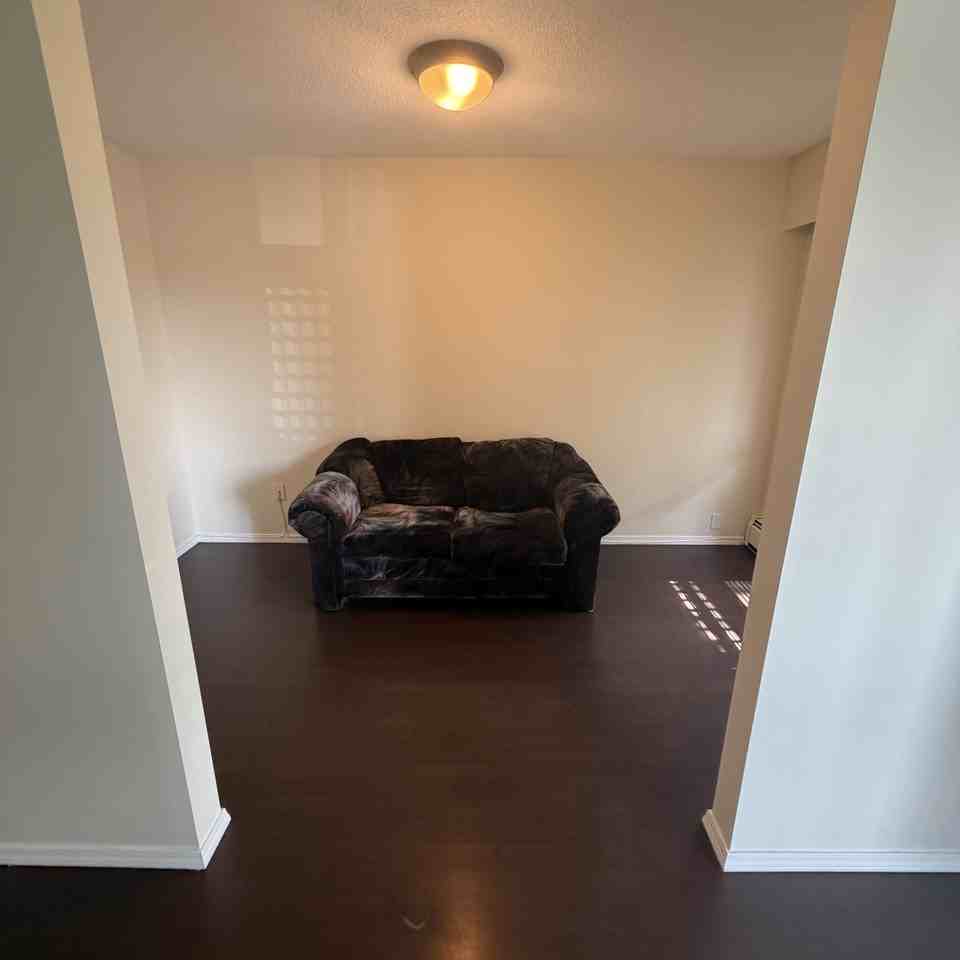 601 North Road #211 - Photo 5 of 17