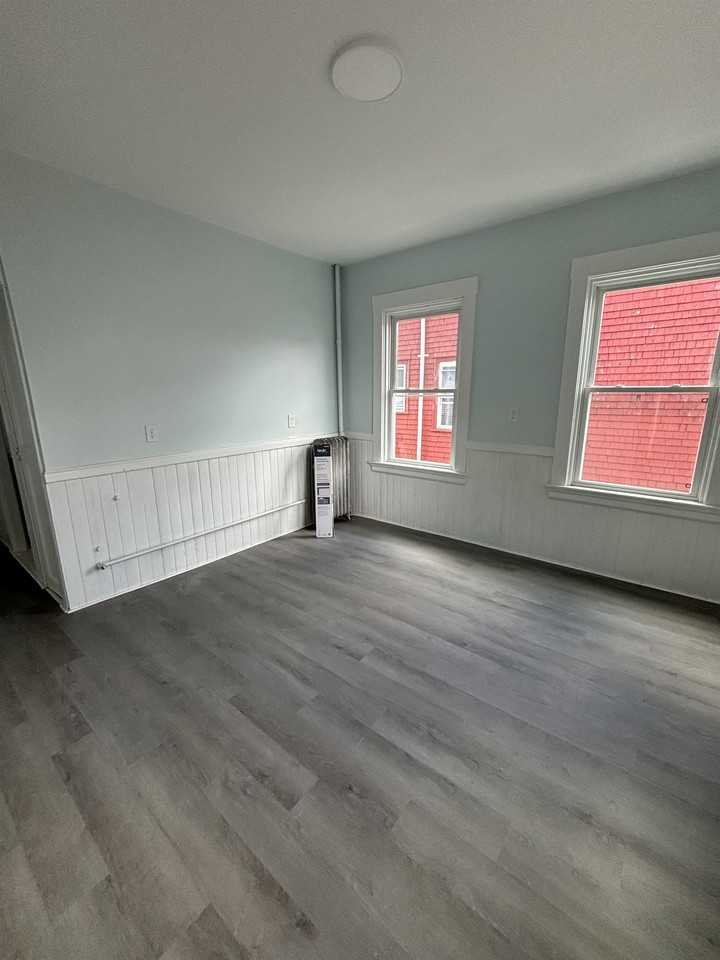 73 Glenham St #3 - Photo 2 of 6