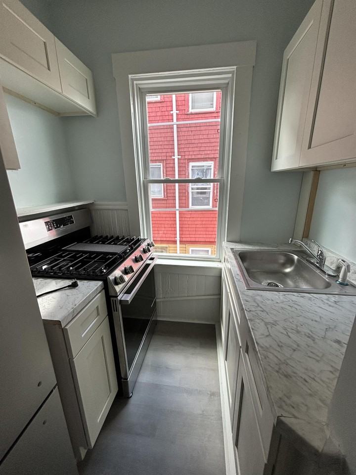 73 Glenham St #3 - Photo 3 of 6