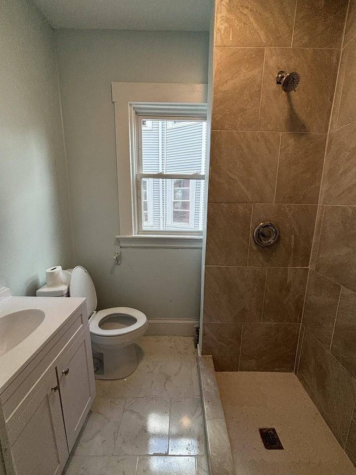 73 Glenham St #3 - Photo 6 of 6