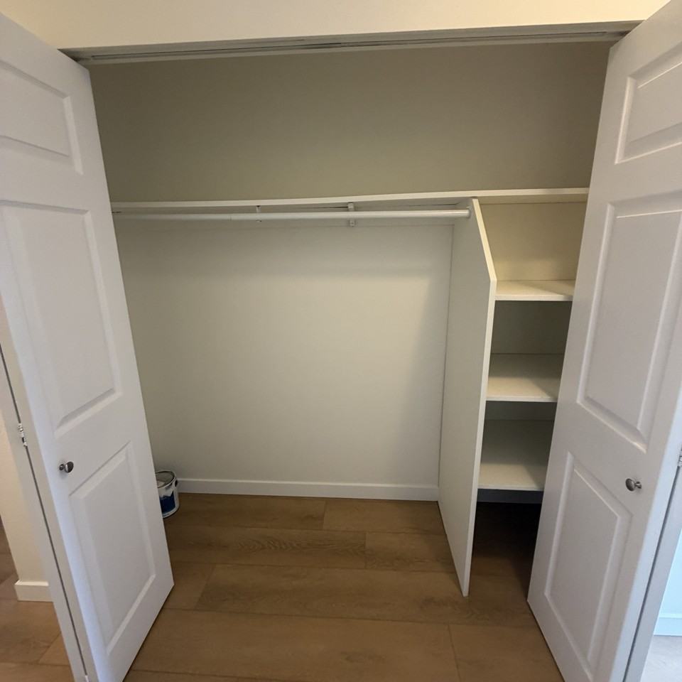601 North Road #202 - Photo 6 of 15