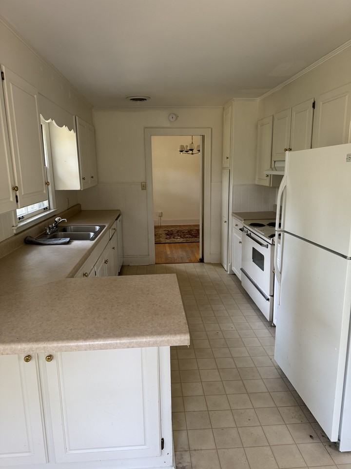 527 College Hill Rd #1 - Photo 6 of 13