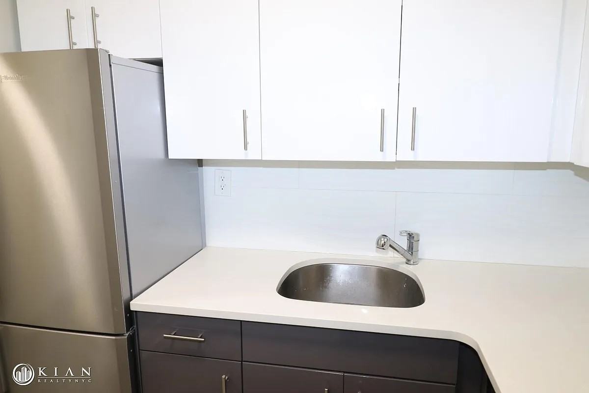 41-40 Denman Street #4L - Photo 7 of 8