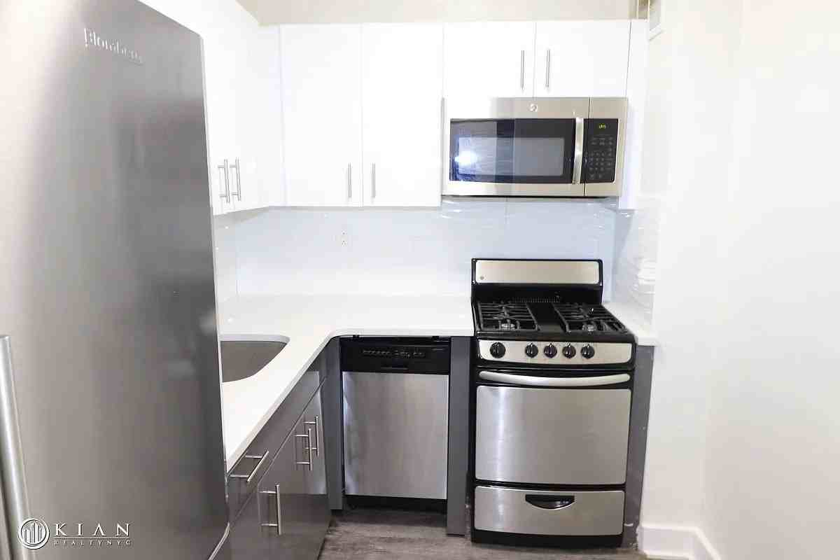 41-40 Denman Street #4L - Photo 6 of 8