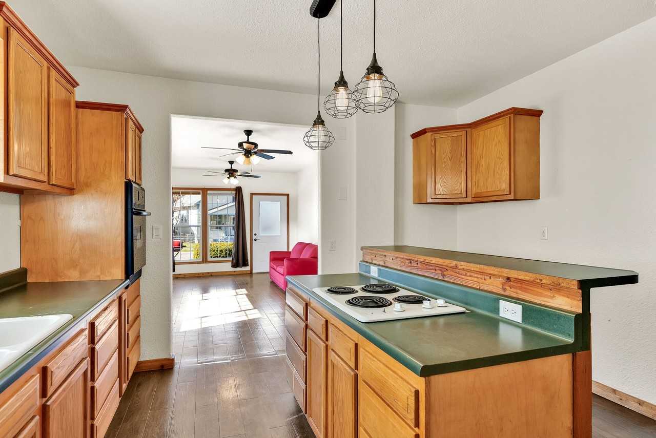 16 W Mullan Ave #2 - Photo 4 of 29