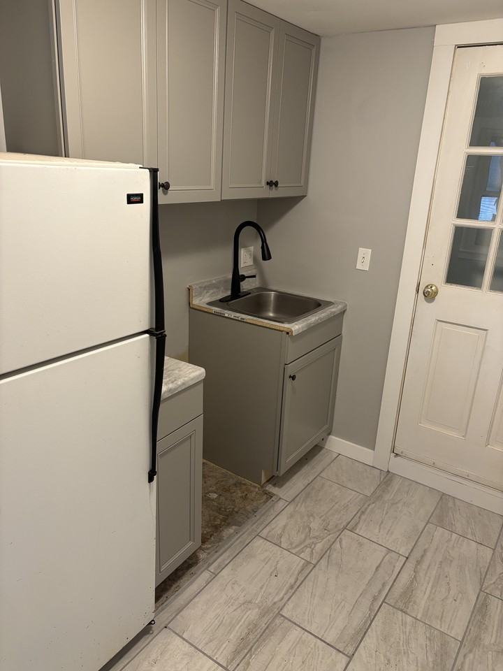40 Maple St #4 - Photo 5 of 9