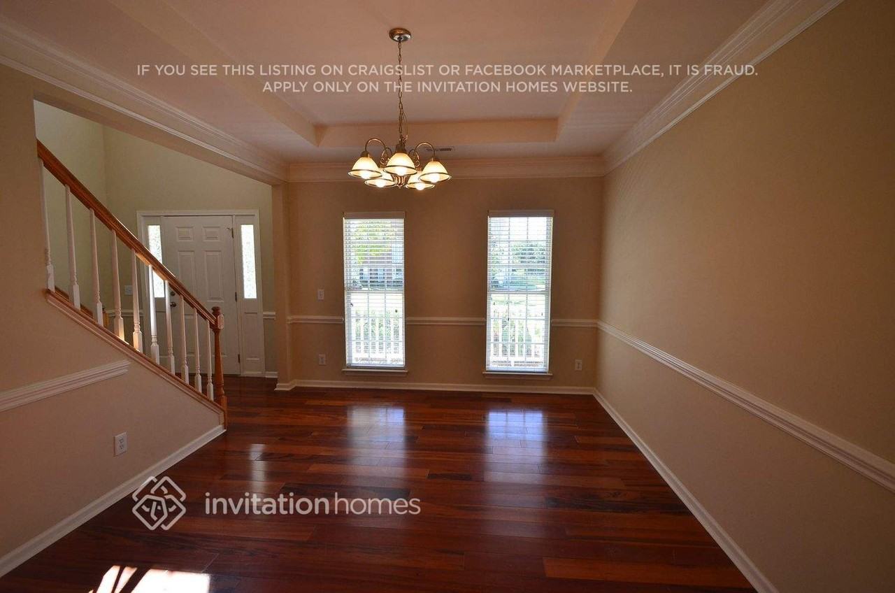 4418 Chadsworth Ct - Photo 3 of 9