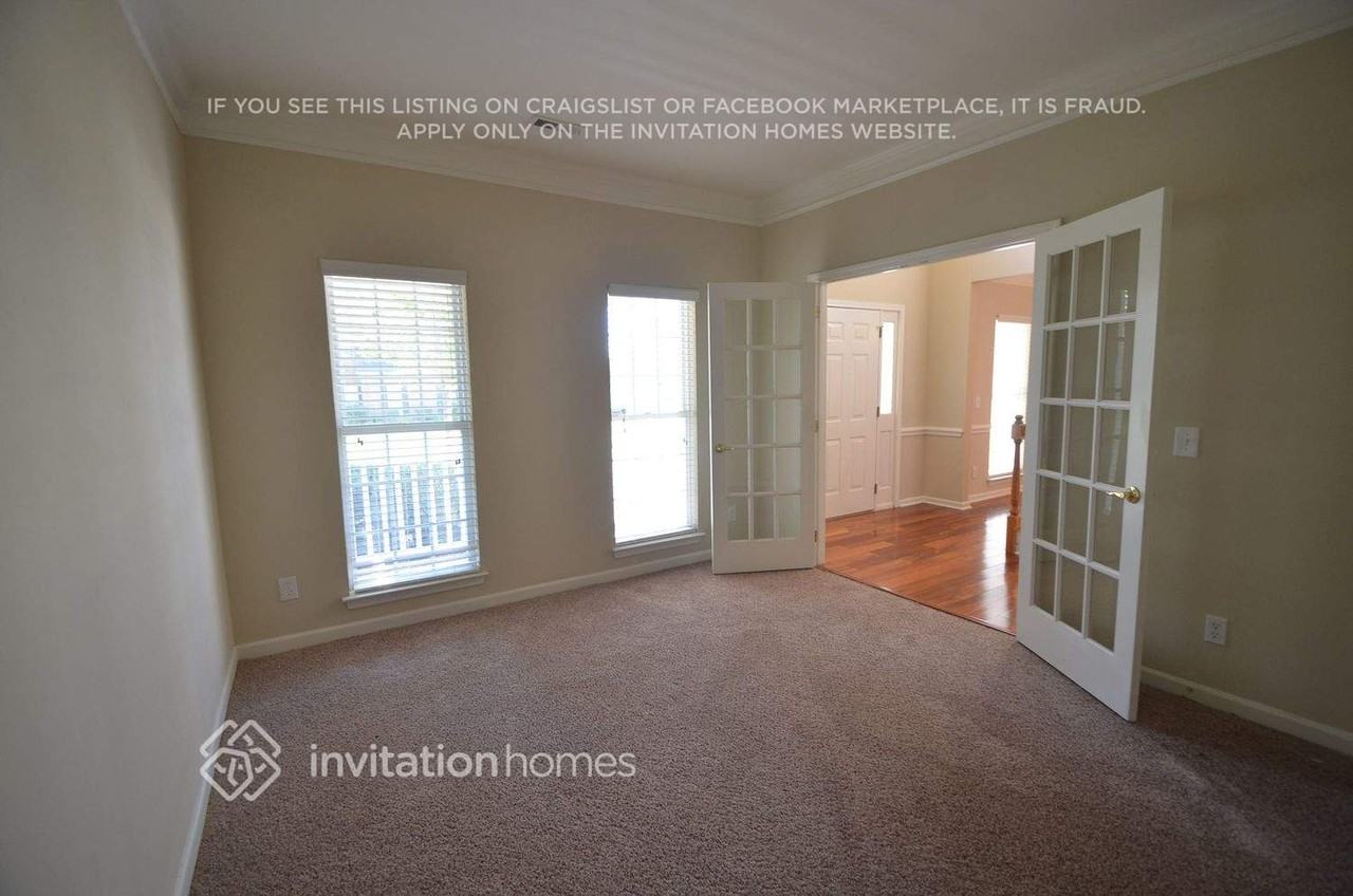 4418 Chadsworth Ct - Photo 4 of 9