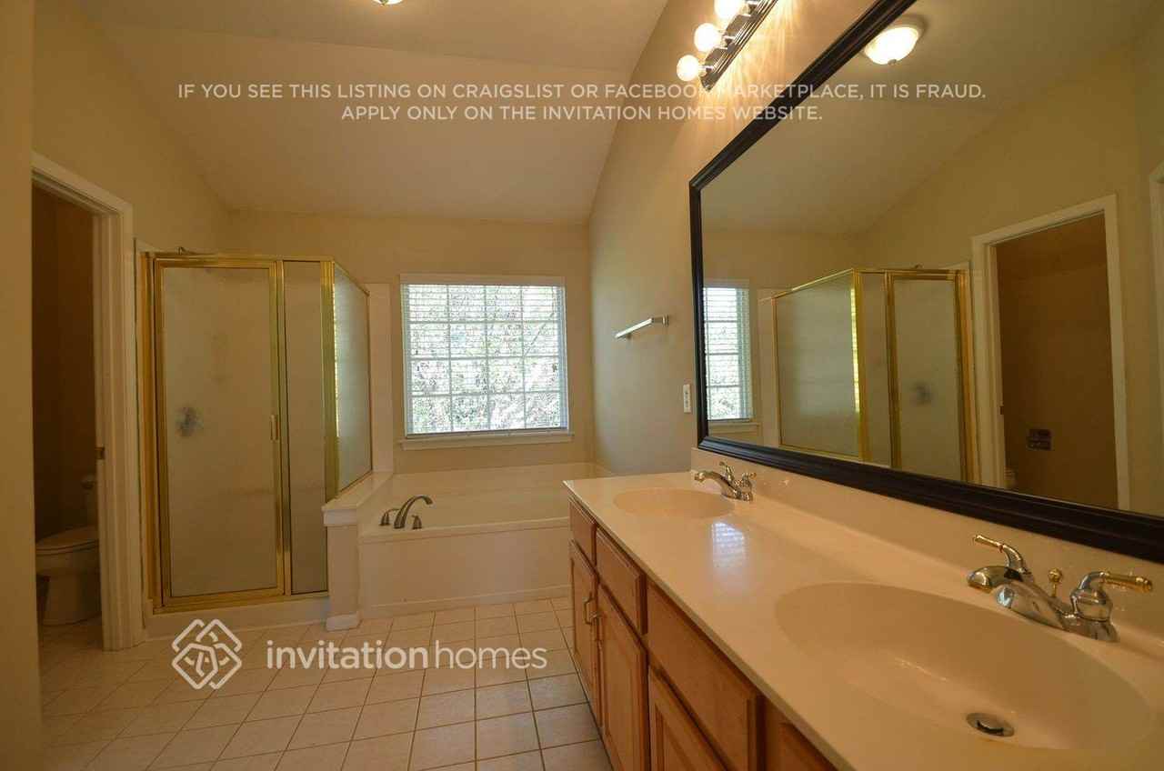 4418 Chadsworth Ct - Photo 6 of 9