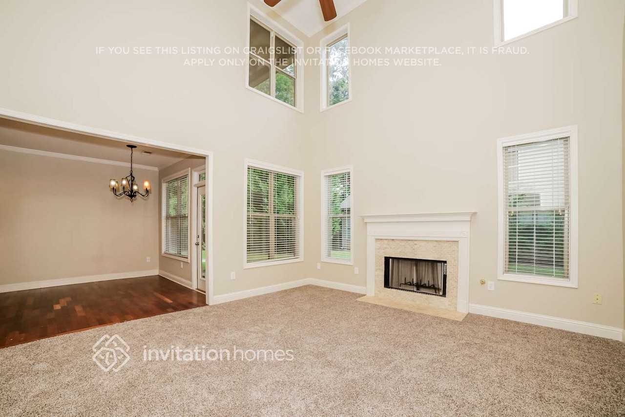 42 Plum Blossom Ln - Photo 2 of 14