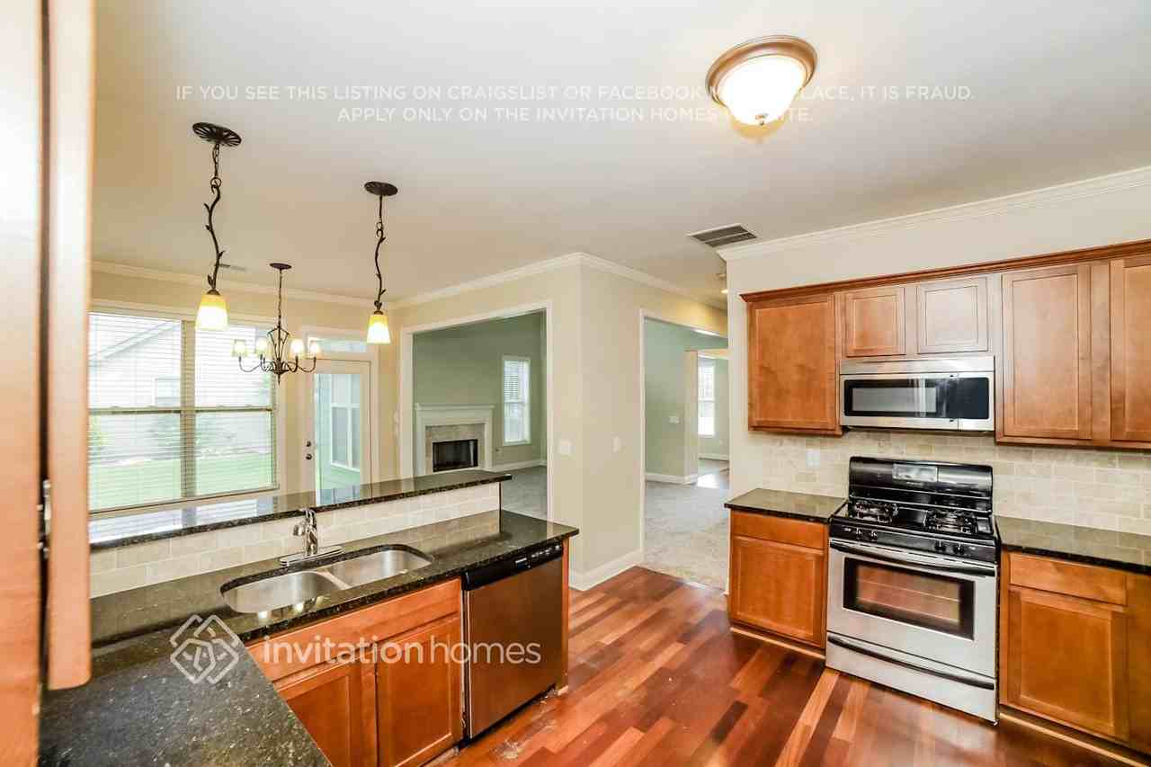 42 Plum Blossom Ln - Photo 4 of 14