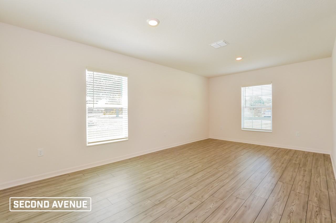 915 Clayton Dr - Photo 6 of 17