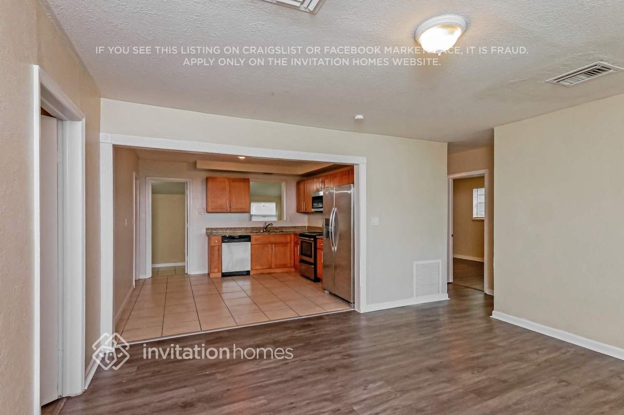 6315 Sw 24th St - Photo 4 of 17