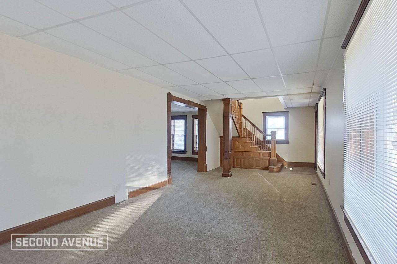 530 E Sycamore St - Photo 4 of 31