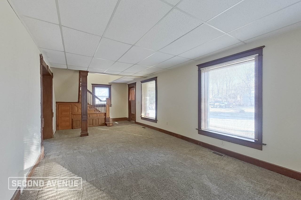 530 E Sycamore St - Photo 5 of 31