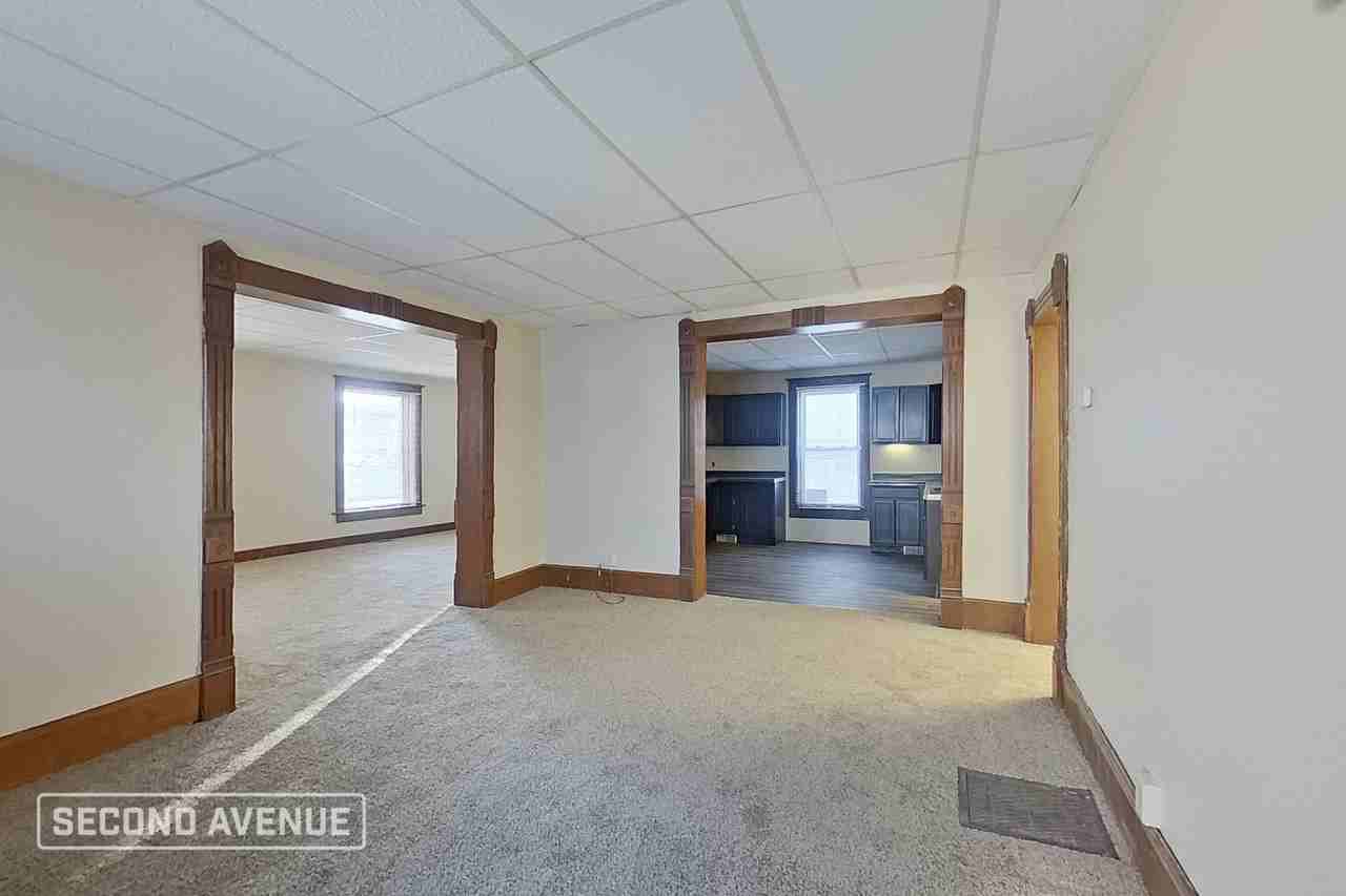 530 E Sycamore St - Photo 7 of 31