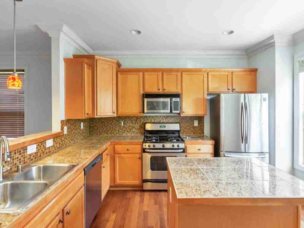 3214 Greenwood Oak Dr #1 - Photo 3 of 50