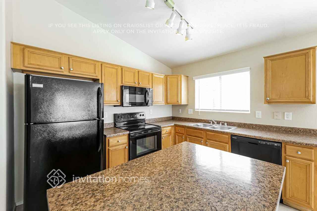 15230 N 162nd Ln - Photo 6 of 17