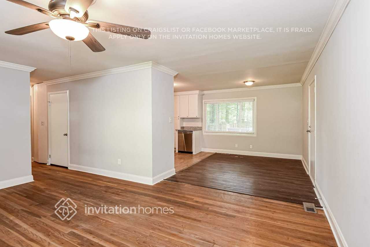 1627 Wildwood Rd - Photo 6 of 18