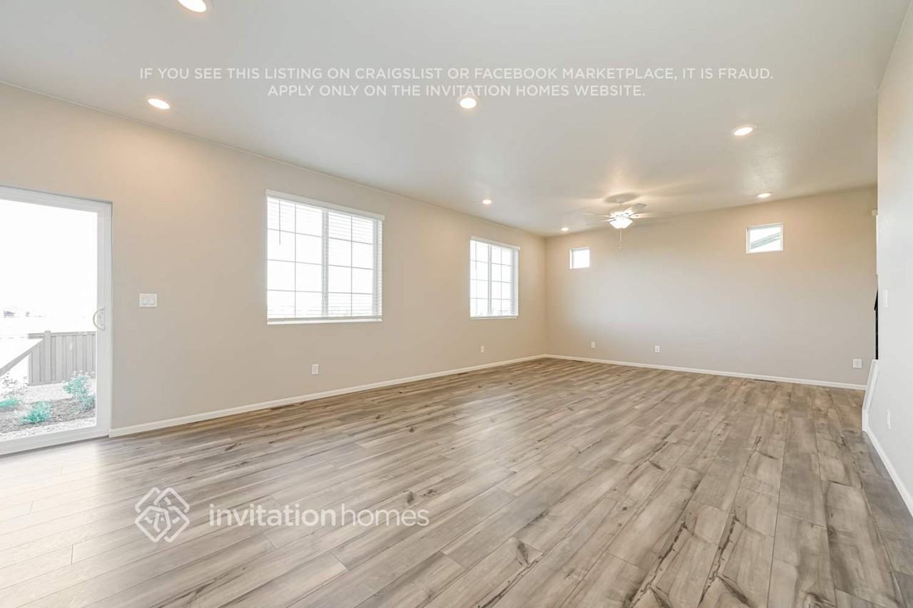 4627 Sicily St - Photo 6 of 19