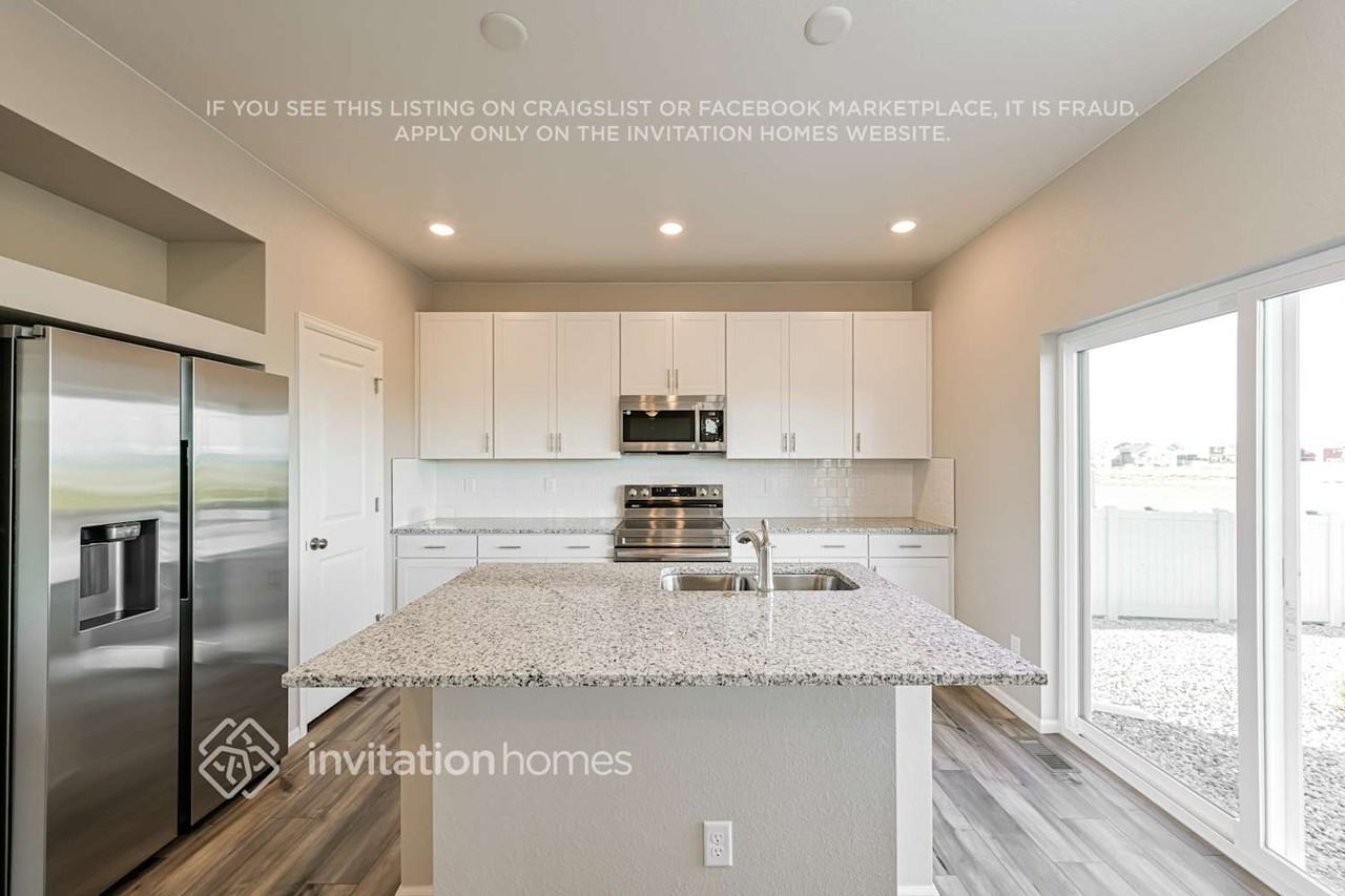 4627 Sicily St - Photo 7 of 19
