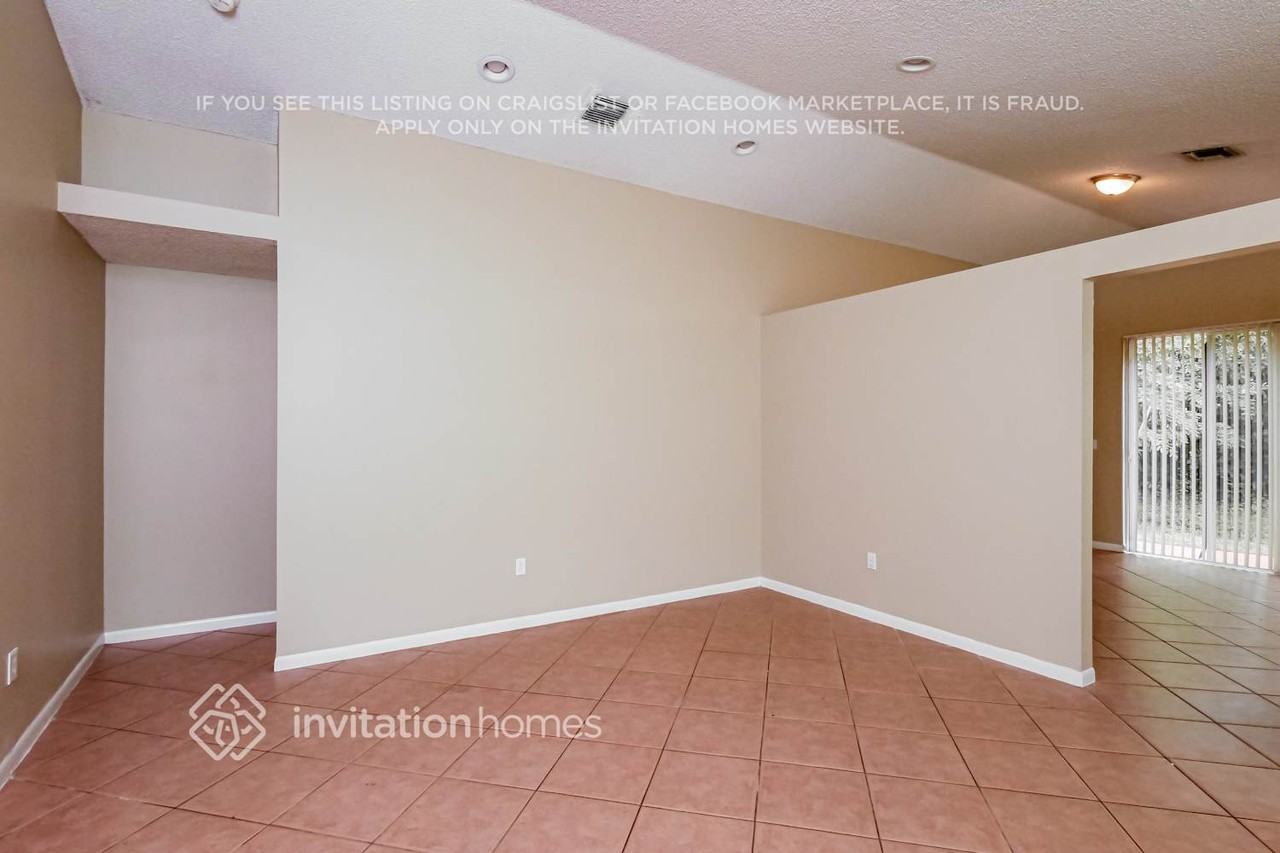 1457 Nw 156th Ave - Photo 4 of 17