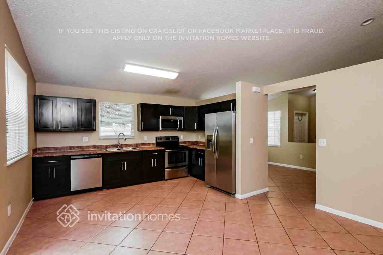 1457 Nw 156th Ave - Photo 7 of 17