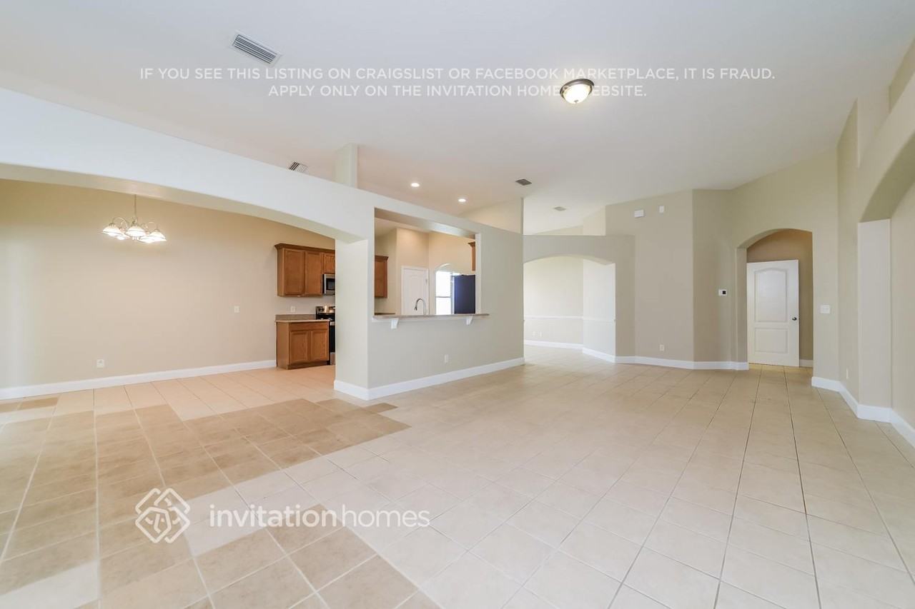 796 Lake Cummings Blvd - Photo 5 of 17