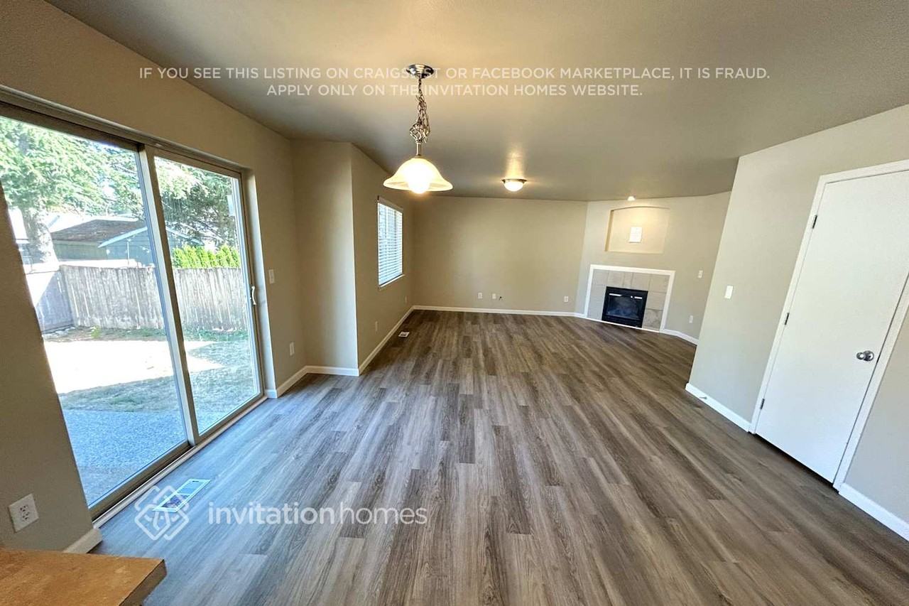 15911 67th Avenue Ct E - Photo 2 of 11